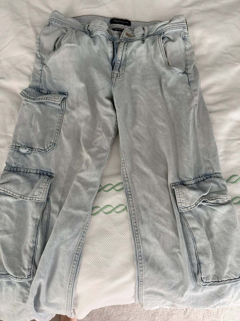 Aeropostale Women's Light Wash Denim Low Rise Cargo Pants Size 10 Regular